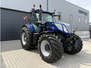 Farm tractor NEW HOLLAND T7