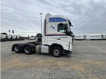 Tractor unit VOLVO FH 500