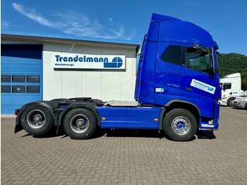 Tractor unit VOLVO FH16 750