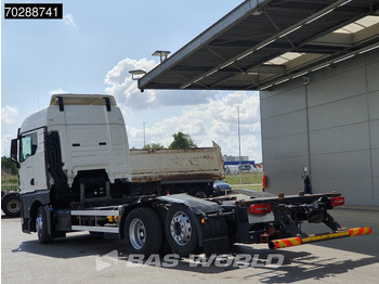 Container transporter/ Swap body truck MAN TGX 26.470 6X2 BDF Retarder Liftachse LED Euro 6: picture 2