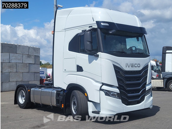 New Tractor unit Iveco S-Way 580 4X2 NEW! 2x Tanks Navi ACC Standklima: picture 3
