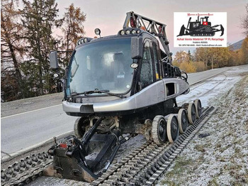 Snow removal vehicle