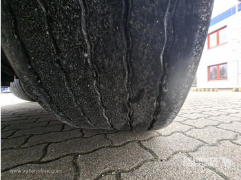 Curtainsider semi-trailer KRONE Curtainsider Mega: picture 2