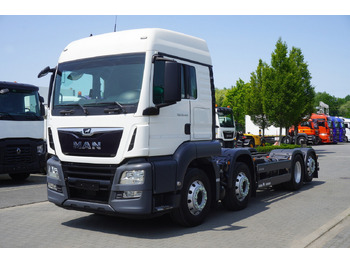 Cab chassis truck MAN TGS 35.420 8×2 / Chassis 6.4 m / 3 steered axles: picture 2