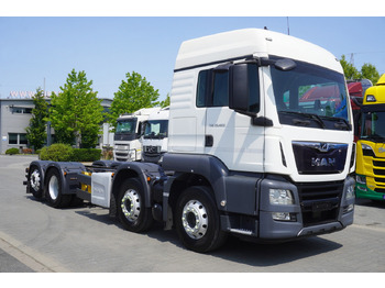 Cab chassis truck MAN TGS 35.420 8×2 / Chassis 6.4 m / 3 steered axles: picture 4