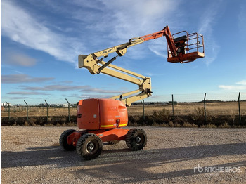 Articulated boom JLG