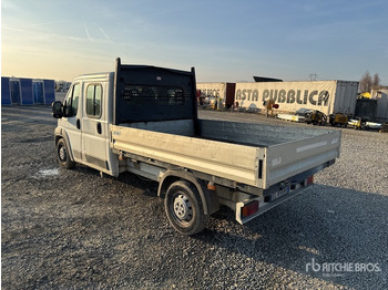 Dropside/ Flatbed truck 2012 Peugeot Boxer Crew Cab Flatbed Truck: picture 2