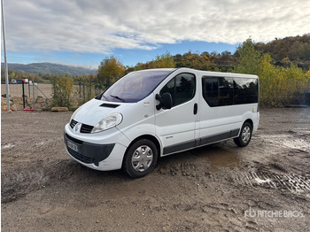Passenger van RENAULT Trafic