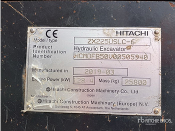 Crawler excavator HITACHI ZX225USLC-6