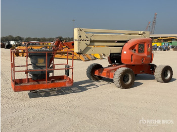 Articulated boom JLG