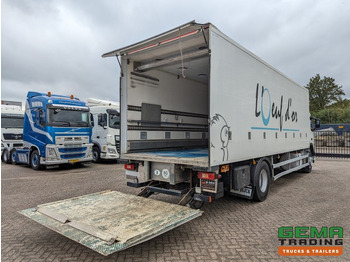 Refrigerator truck Volvo FM330 4x2 Daycab Euro5 KuikenBak 8.2m + Webasto Heater + Dhollandia 2000KG (V799): picture 2