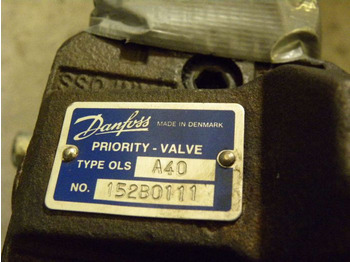Steering for Material handling equipment Steering unit with priority valve for Still: picture 4