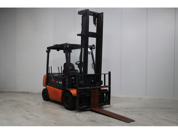 Electric forklift DOOSAN