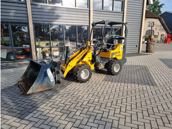 Compact loader SCHÄFFER 2428 miniloader: picture 3