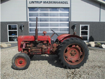 Farm tractor