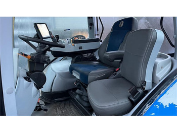 New Holland T7.230 Autocommand med frontlift og nye bagdæk er on lease New Holland T7.230 Autocommand med frontlift og nye bagdæk er: picture 5 New Holland T7.230 Autocommand med frontlift og nye bagdæk er on lease New Holland T7.230 Autocommand med frontlift og nye bagdæk er: picture 5