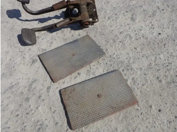 Pedal for Truck Scania Brake AND Clutch Pedal From Scania LB 0 AND LB1 Serie: picture 3 Pedal for Truck Scania Brake AND Clutch Pedal From Scania LB 0 AND LB1 Serie: picture 3