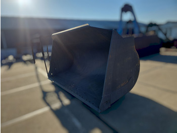 New Loader bucket Case 84513282: picture 4