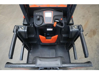 Order picker Linde V 10 5212: picture 3