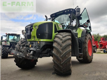 Farm tractor CLAAS Axion 930