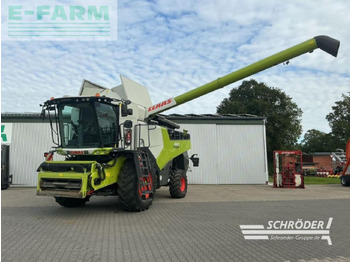 Combine harvester CLAAS Lexion