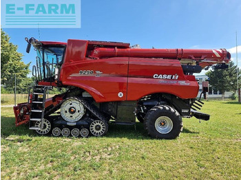 Combine harvester CASE IH Axial-Flow