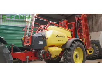 Trailed sprayer KVERNELAND