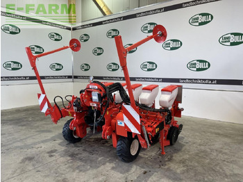 Precision sowing machine