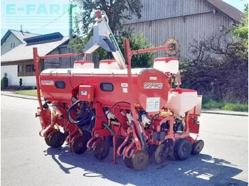 Precision sowing machine