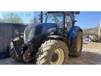Farm tractor NEW HOLLAND T7.200