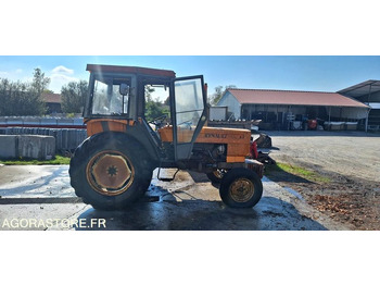 Farm tractor RENAULT
