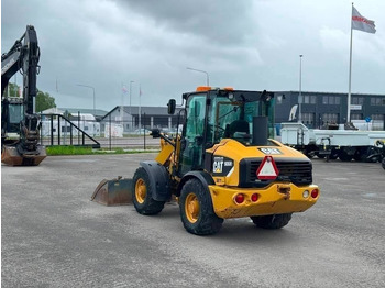 Wheel loader CATERPILLAR 906H