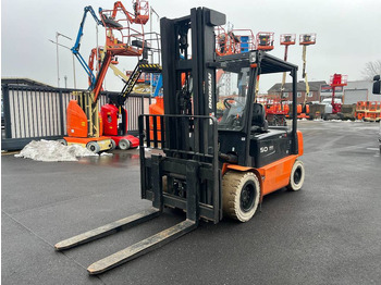 Electric forklift Doosan B50X5 5T 6m Triplex non-marking (1841): picture 3