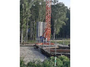 Self-erecting tower crane