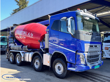Concrete mixer truck LIEBHERR
