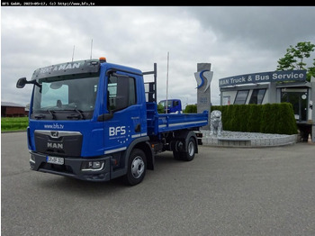 Tipper van MAN