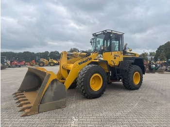 Wheel loader KOMATSU WA320