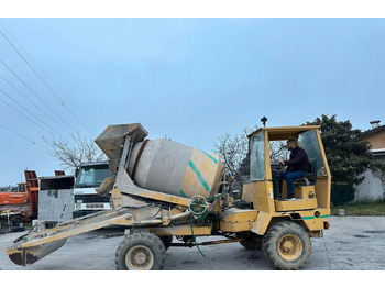 Concrete mixer truck Autocaricante Comet: picture 3