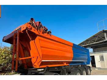 Tipper semi-trailer