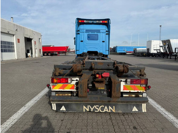 Container transporter/ Swap body truck Scania R 500: picture 4