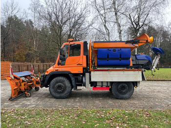 Truck UNIMOG U400