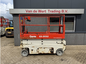 Scissor lift GENIE