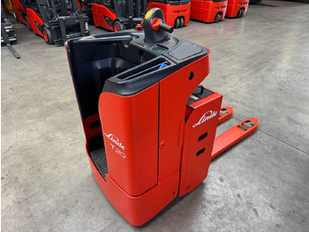 Forklift 13/2024 SERVICE +UVV 10/2026 LINDE T20SF 2.000KG PALLET TRUCK ANT STACKER 3.098 HOURS: picture 4 Forklift 13/2024 SERVICE +UVV 10/2026 LINDE T20SF 2.000KG PALLET TRUCK ANT STACKER 3.098 HOURS: picture 4