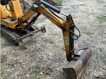 Mini excavator HANIX H15B MINI EXCAVATOR - 1 TON - ADJUSTABLE TRACKS FROM 72CM!: picture 5 Mini excavator HANIX H15B MINI EXCAVATOR - 1 TON - ADJUSTABLE TRACKS FROM 72CM!: picture 5