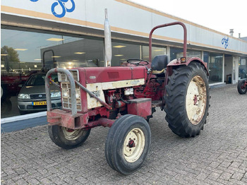 Farm tractor INTERNATIONAL
