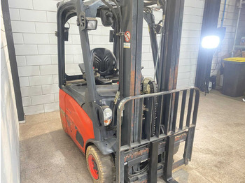 Forklift LINDE - E15 - FORKLIFT TRIPLEX - FREE-LIFT - SIDE-SHIFT: picture 3 Forklift LINDE - E15 - FORKLIFT TRIPLEX - FREE-LIFT - SIDE-SHIFT: picture 3