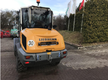 Wheel loader Liebherr 506 Compact: picture 3