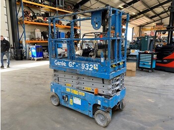 Scissor lift GENIE
