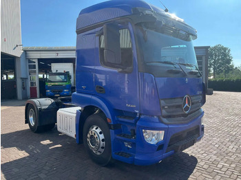 Tractor unit MERCEDES-BENZ Actros 1936