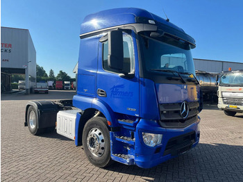 Tractor unit MERCEDES-BENZ Actros 1936